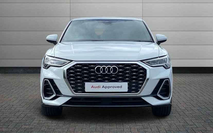 Audi Q3 35 Tfsi Black Edition Black #10