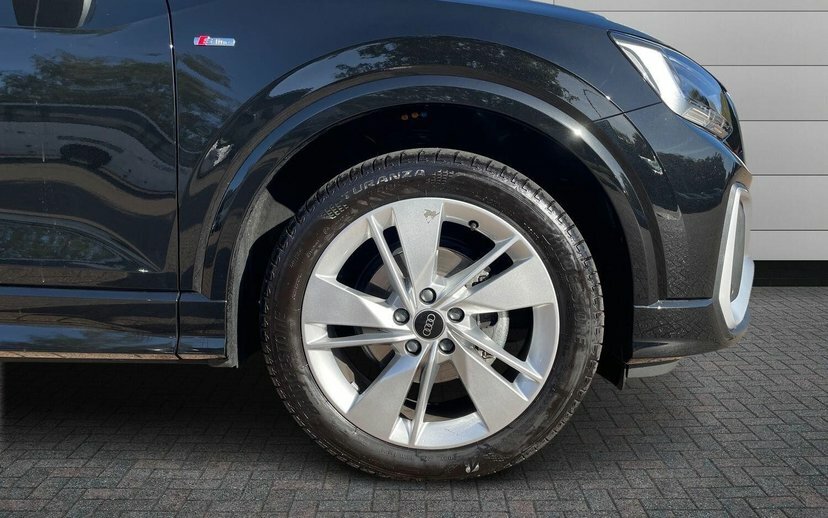 Audi Q2 1.5 Tfsi Cod 35 S Line S Tronic Black #5