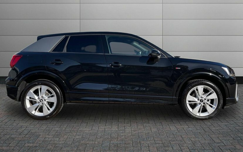 Audi Q2 1.5 Tfsi Cod 35 S Line S Tronic Black #4