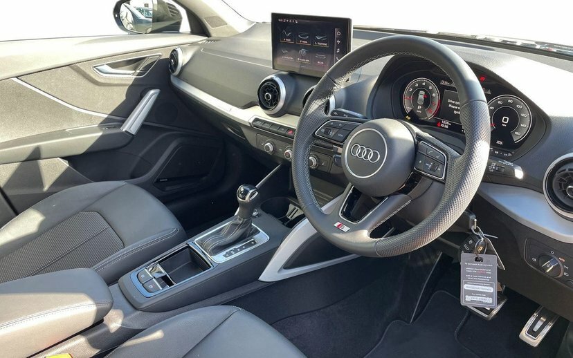 Audi Q2 1.5 Tfsi Cod 35 S Line S Tronic Black #6