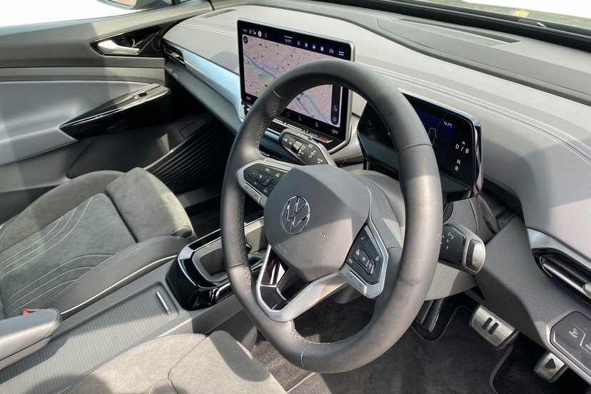 Volkswagen ID.4 Pro 79Kwh Black Edition Suv 286 Black #6