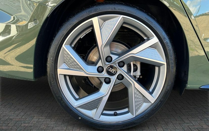 Audi A3 1.5 Tfsi 35 Black Edition Saloon S Tron Green #5