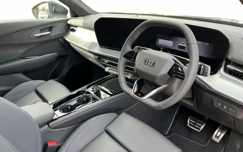 Audi Q3 1.5 Tfsi S Line Suv S Tronic 150 Ps Black #6