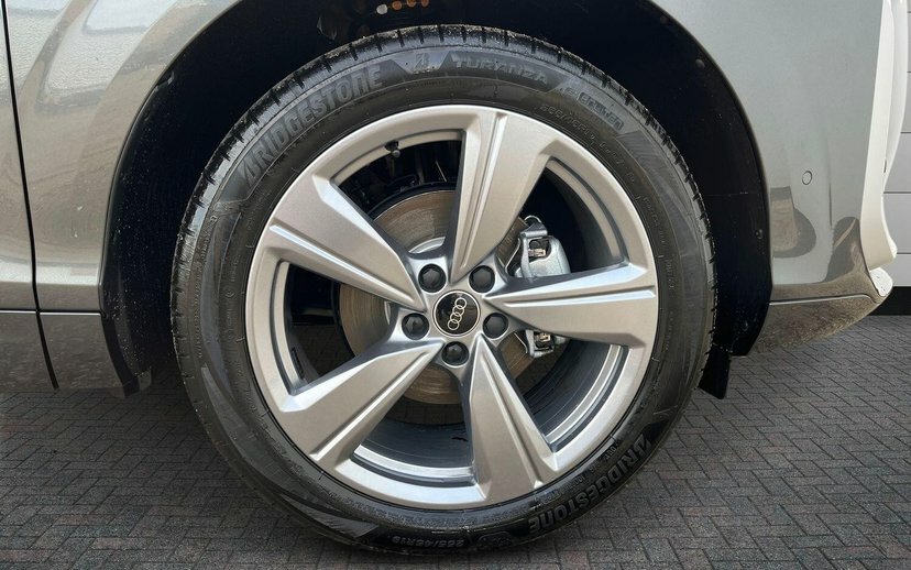 Audi Q3 1.5 Tfsi S Line Suv S Tronic 150 Ps Grey #5