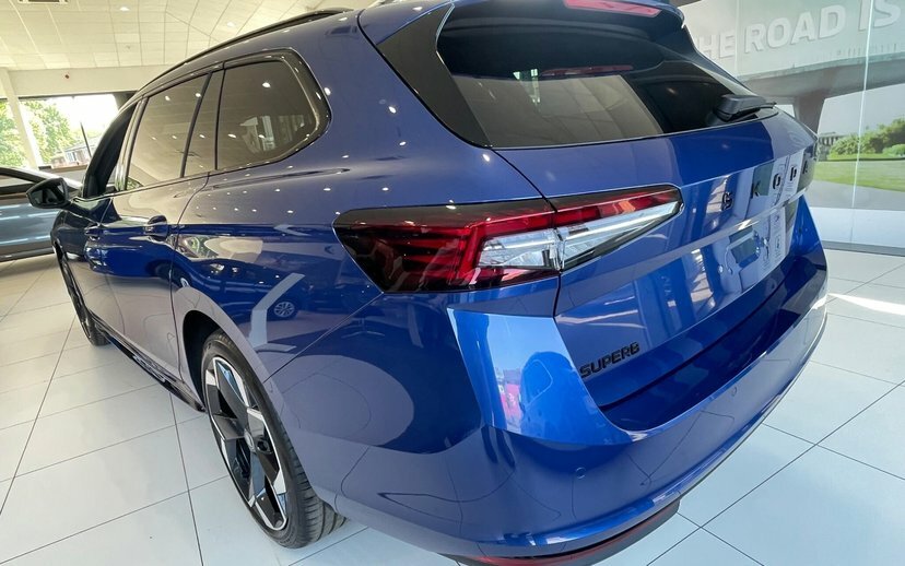 Skoda Superb 1.5 Tsi Iv 25.7Kwh Sportline Dsg Blue #4