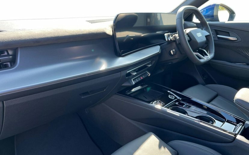 Audi Q3 1.5 E-hybrid 26Kwh S Line Sportback Plu Blue #2
