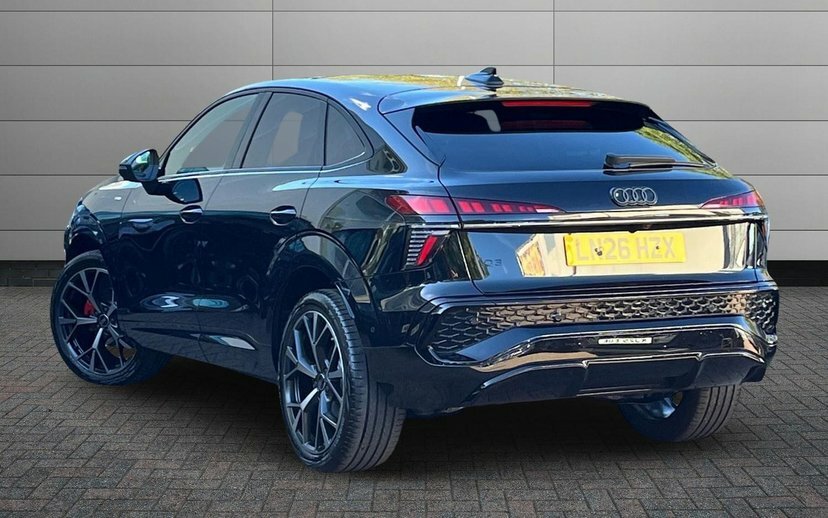 Audi Q3 1.5 Tfsi Edition 1 Sportback S Tronic Black #3