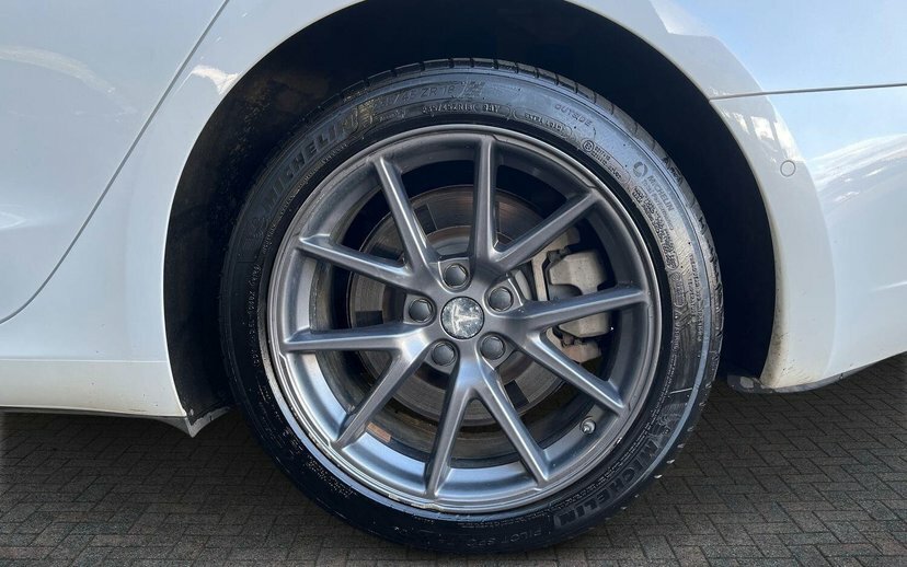 Tesla Model 3 Standard Range Plus Saloon Rwd White #5