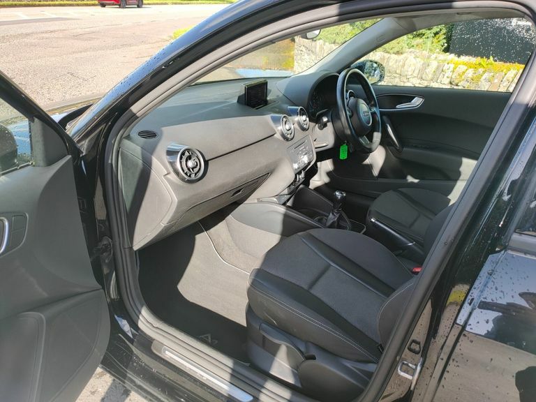 Audi A1 1.0 Tfsi Sport Black #3