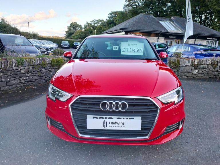 Audi A3 1.6 Tdi 116 Sport Red #2