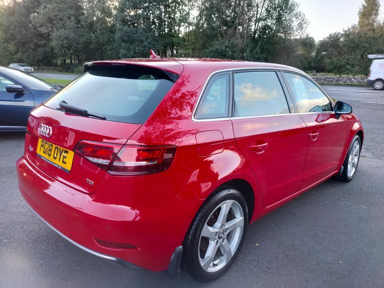 Audi A3 1.6 Tdi 116 Sport Red #5