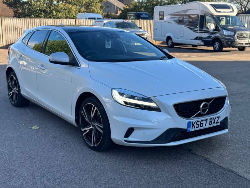 Volvo V40 T3 152 R Design Pro Geartronic White