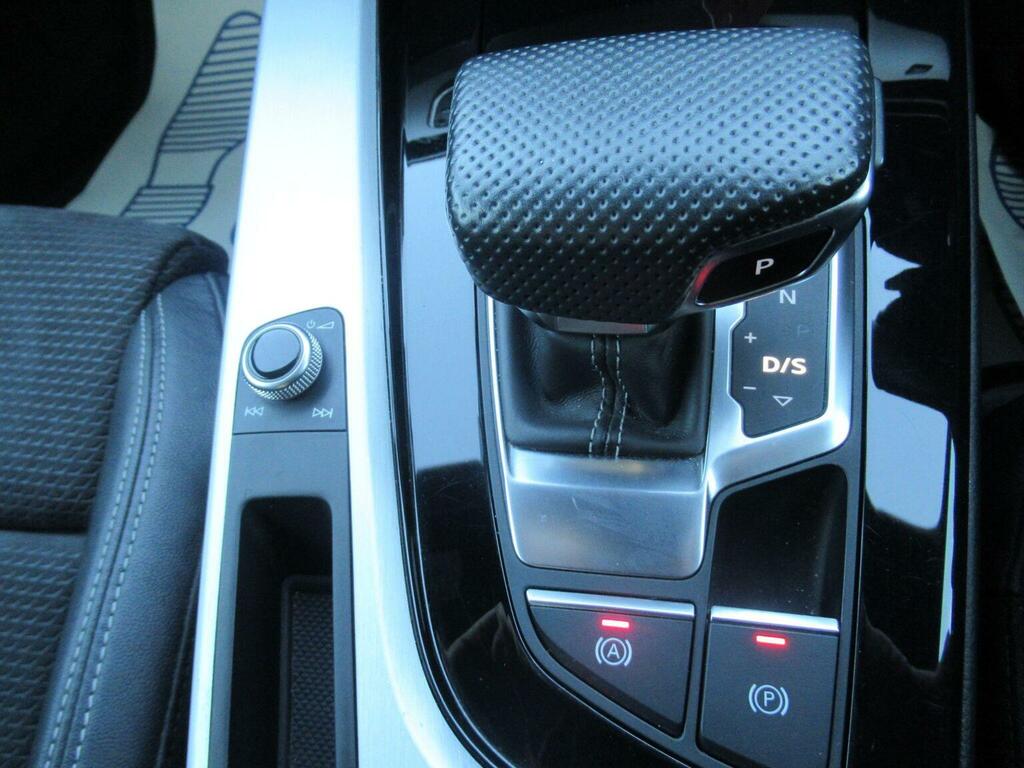 Audi A4 Avant Technik Black #32