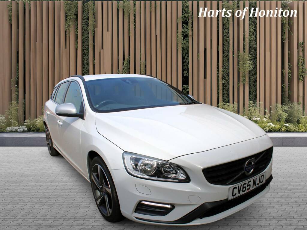 Volvo V60 D2 115 R Design Powershift White #2