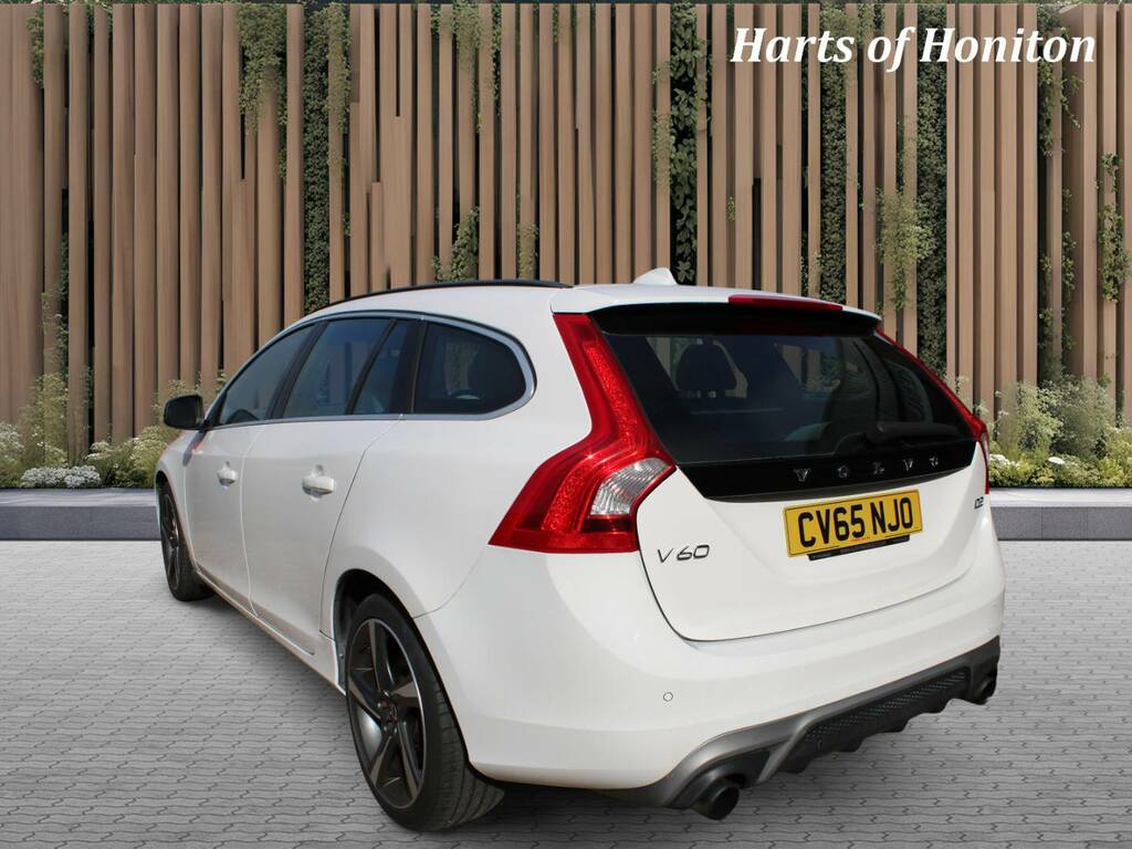 Volvo V60 D2 115 R Design Powershift White