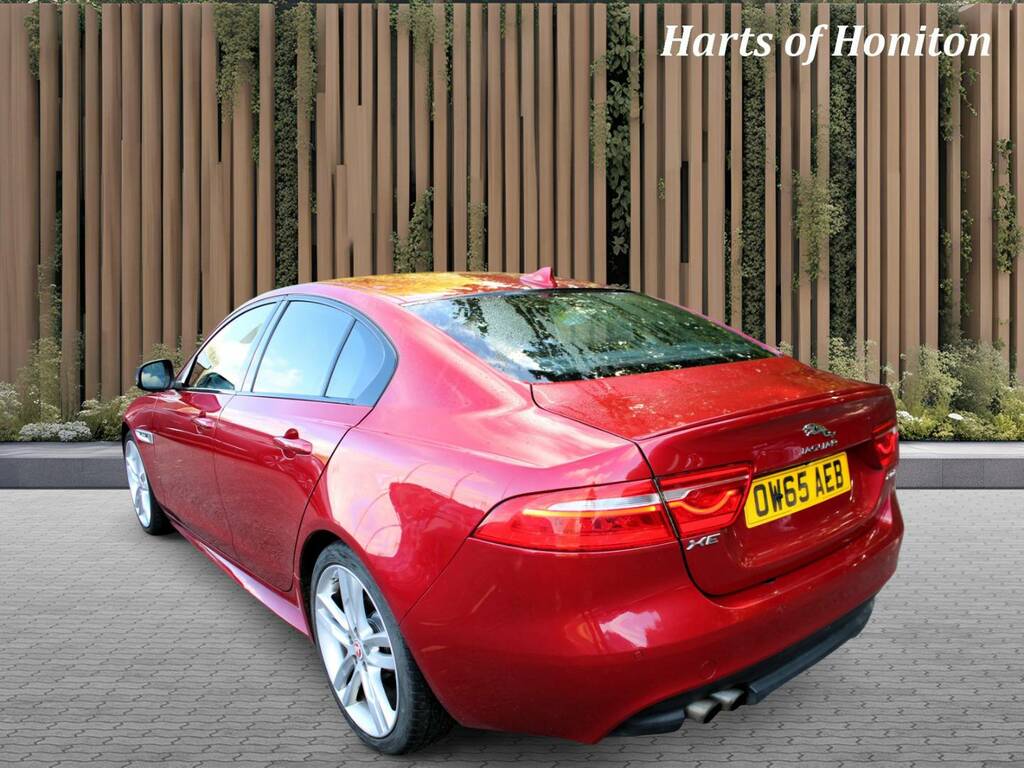 Jaguar XE 2.0 D R-sport 180 Turbo Red #4