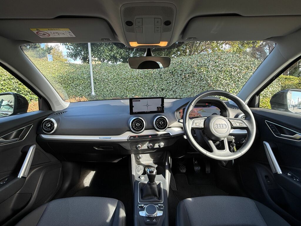 Audi Q2 Sport Black #4