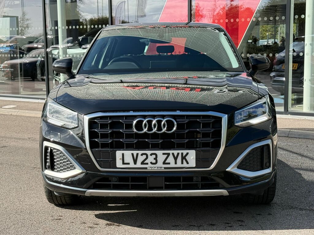 Audi Q2 Sport Black #5