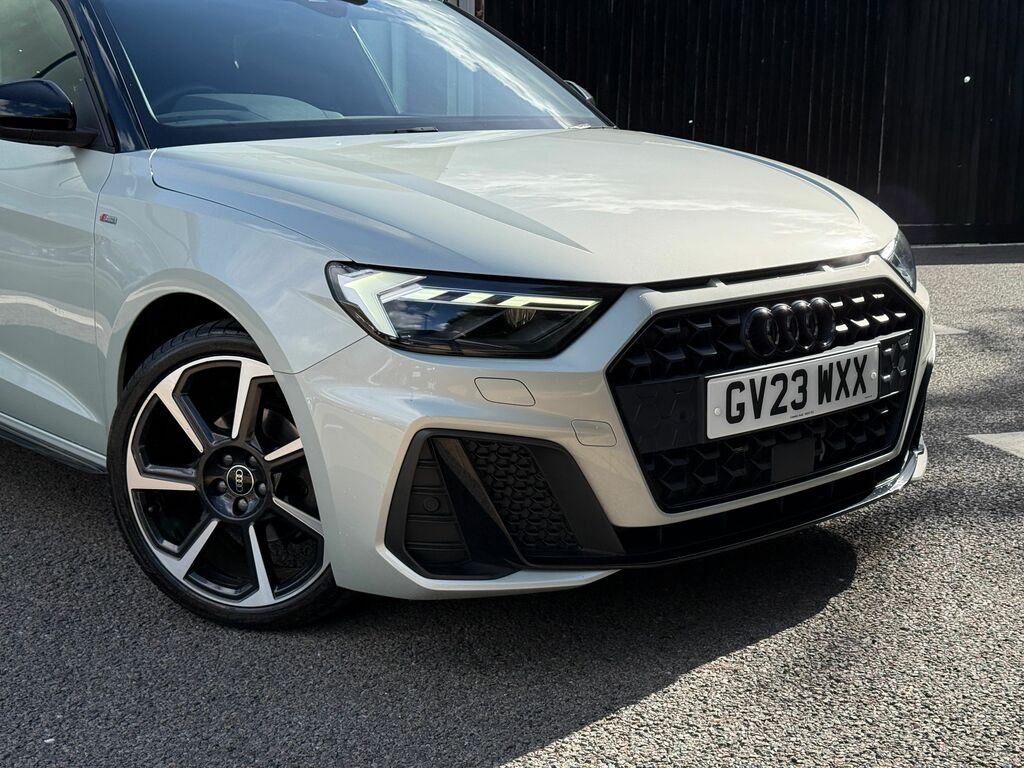 Audi A1 Black Edition Black #2