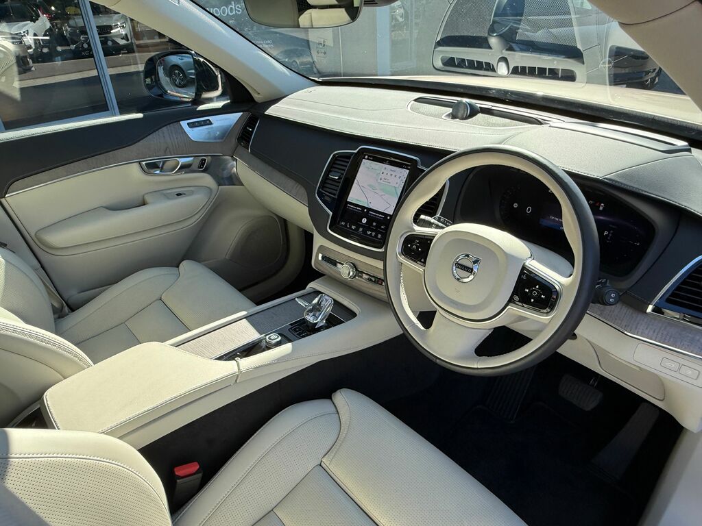 Volvo XC90 Ultimate Black #5