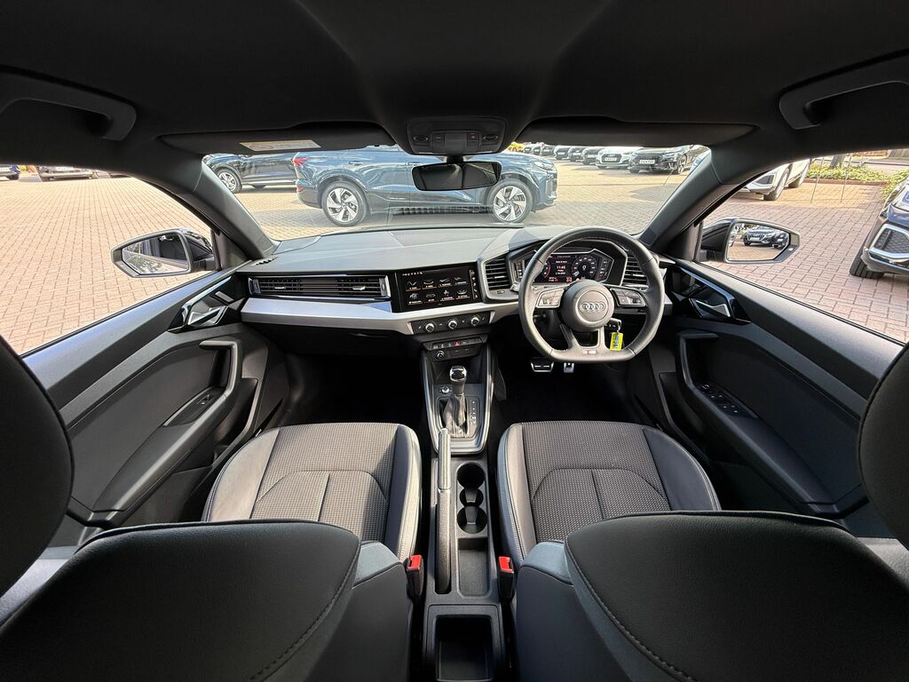 Audi A1 Black Edition Black #3