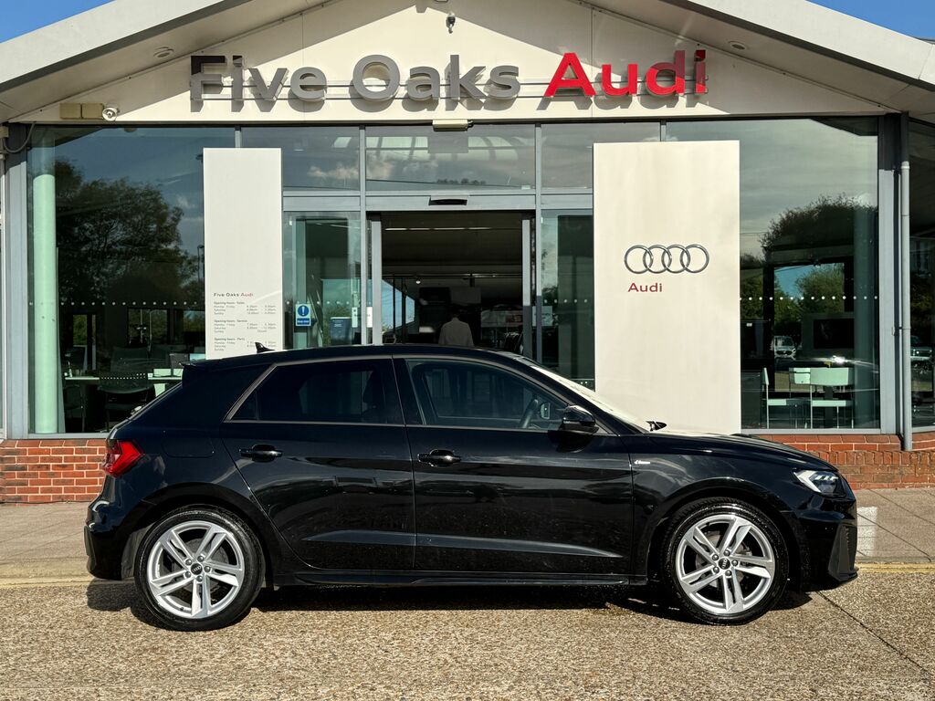 Audi A1 S Line Black #2