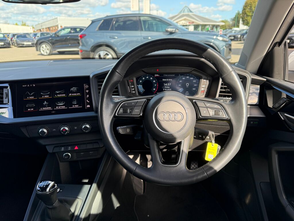 Audi A1 Technik Black #4