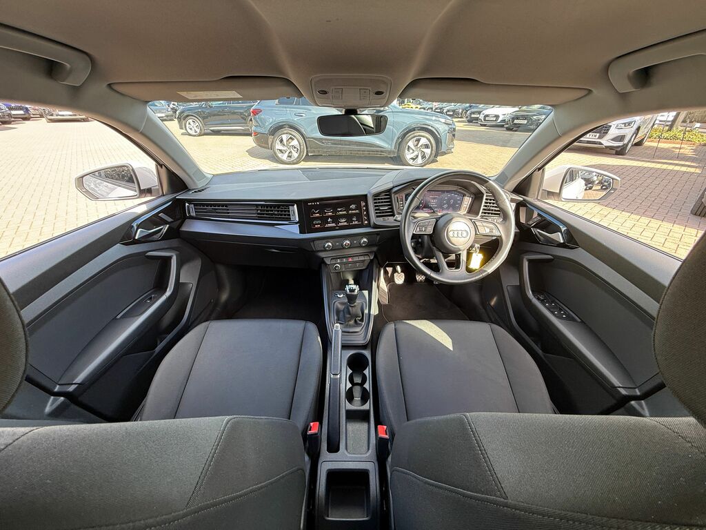 Audi A1 Technik Black #2