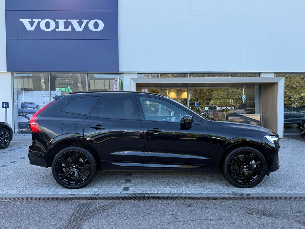 Volvo XC60 Ultra Black Edition Black