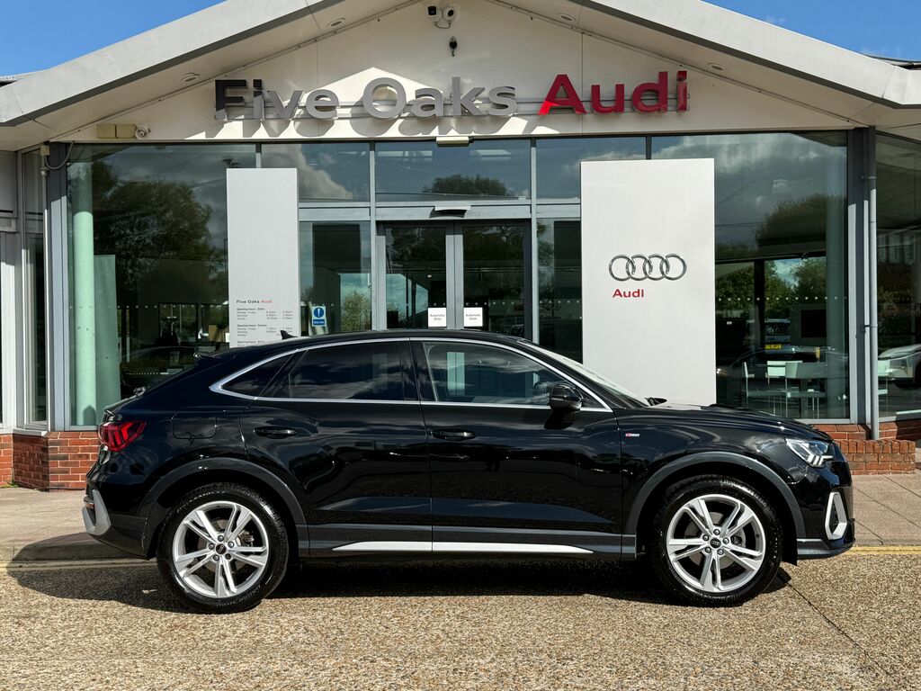 Audi Q3 S Line Black #2