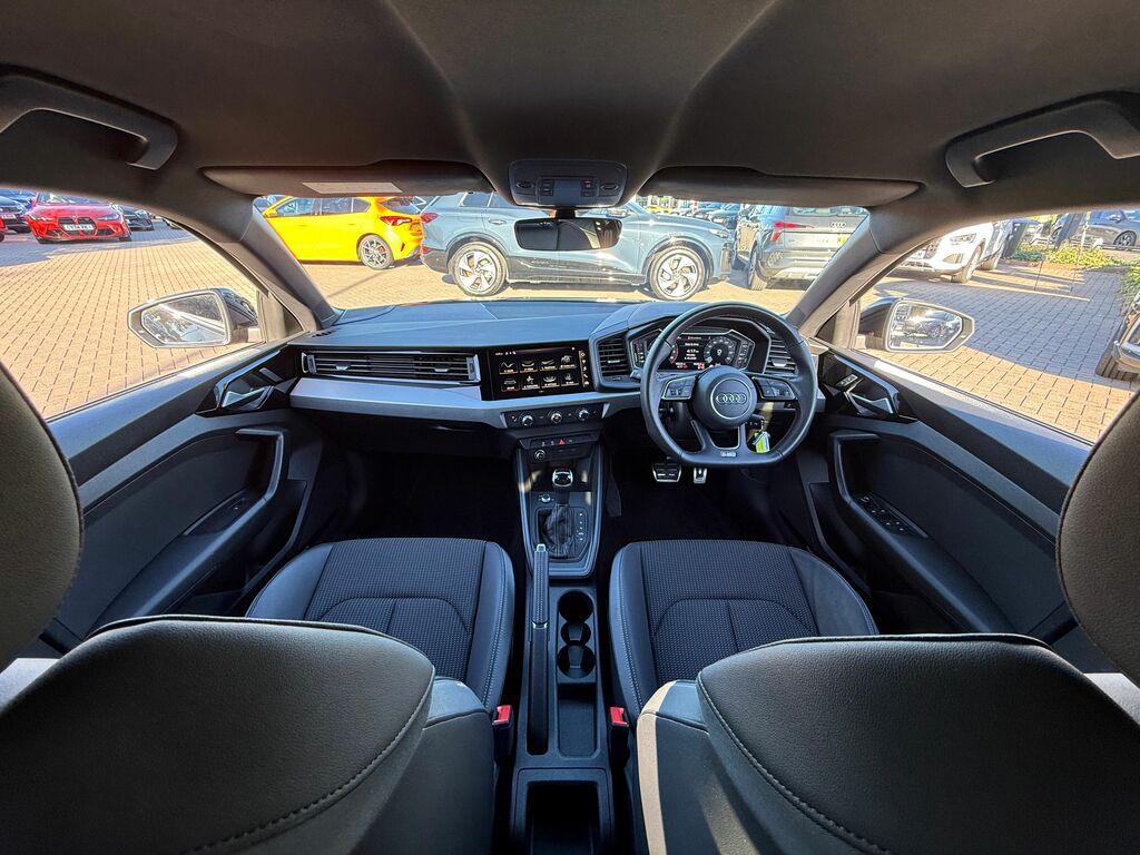 Audi A1 Black Edition Black #2