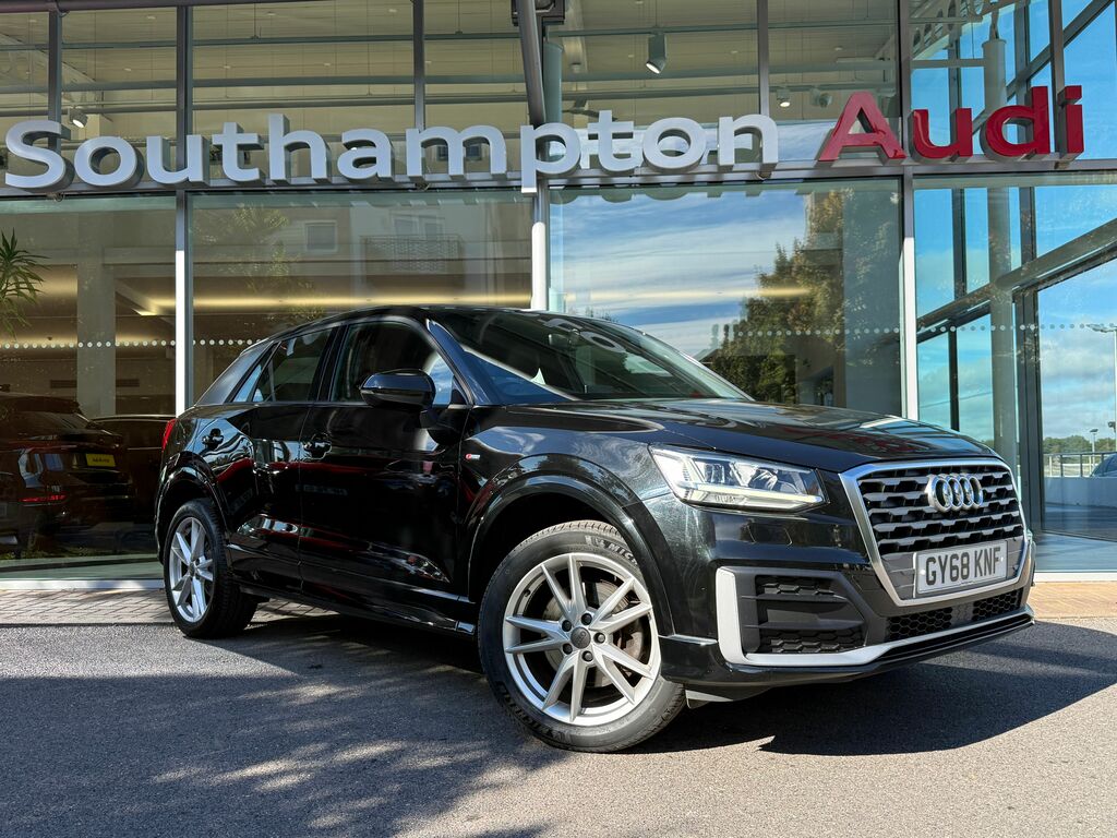 Audi Q2 S Line Black