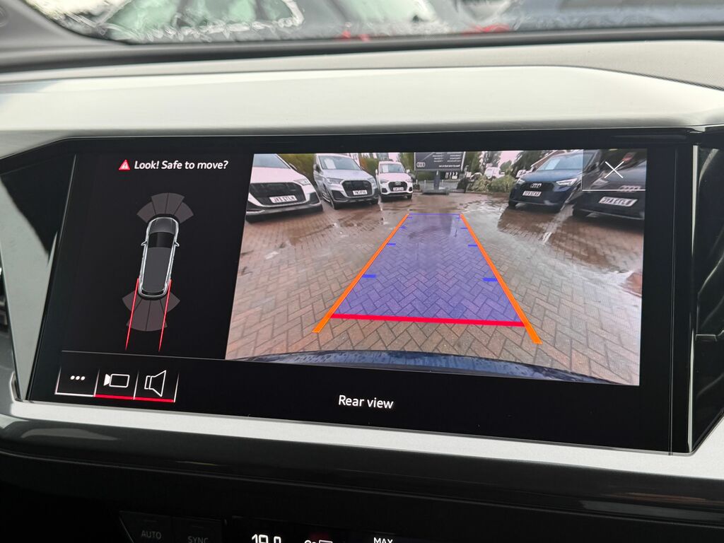 Audi Q4 E Tron Black Edition Blue #4