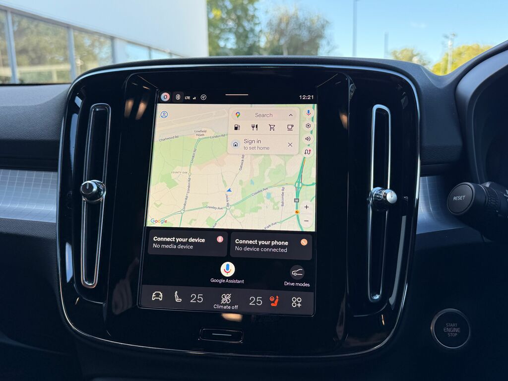 Volvo XC40 Plus Black #5