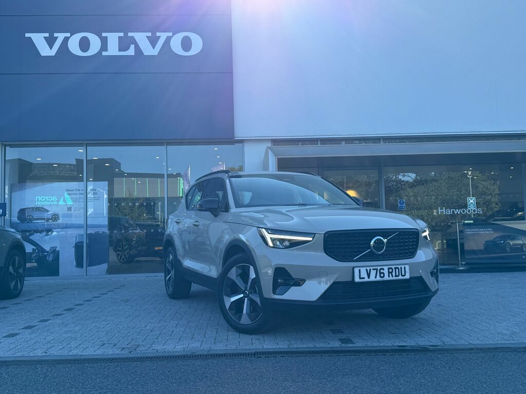 Volvo XC40 Plus Black