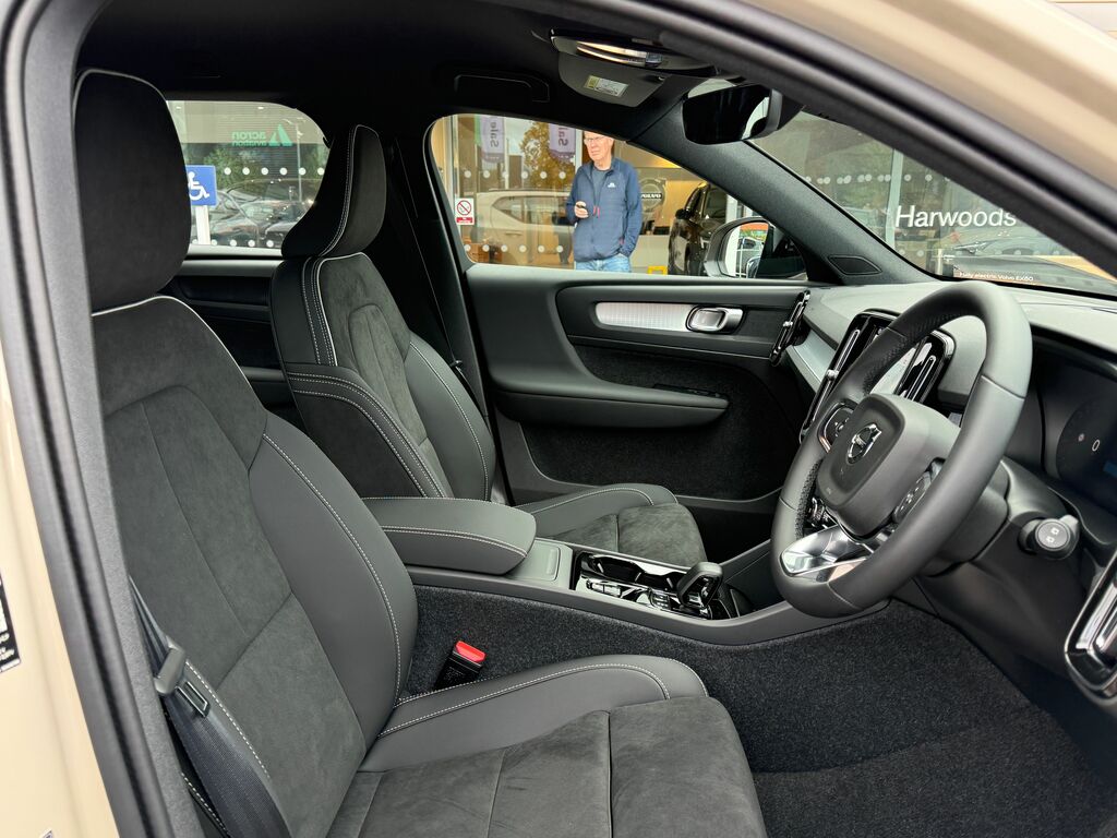 Volvo XC40 2.0 B3 Mhev #24