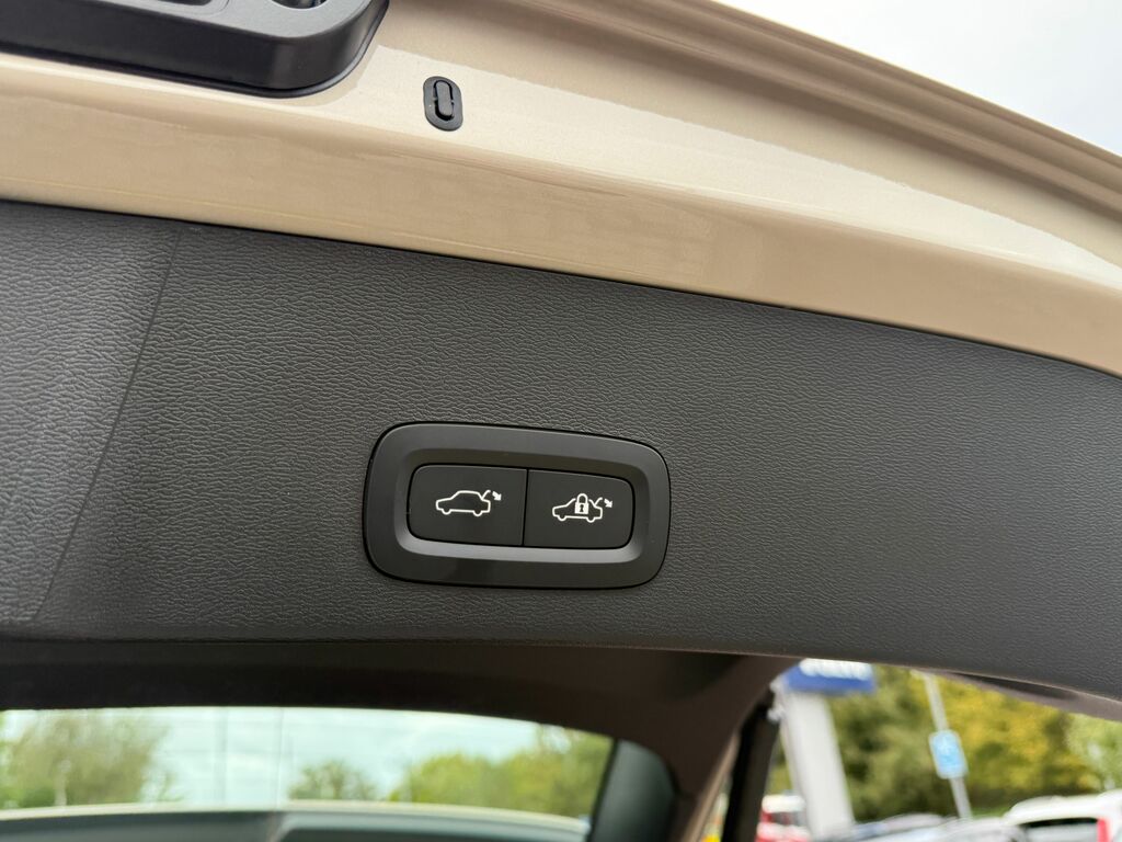 Volvo XC40 2.0 B3 Mhev #19