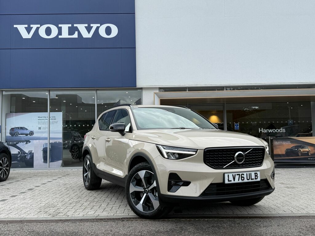 Volvo XC40 Plus Black