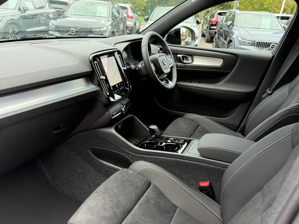 Volvo XC40 2.0 B3 Mhev #25