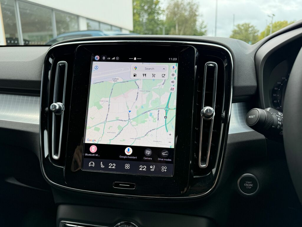 Volvo XC40 Plus Black #5