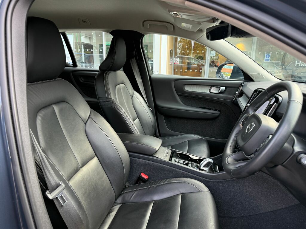 Volvo XC40 Inscription, T3 Red #25