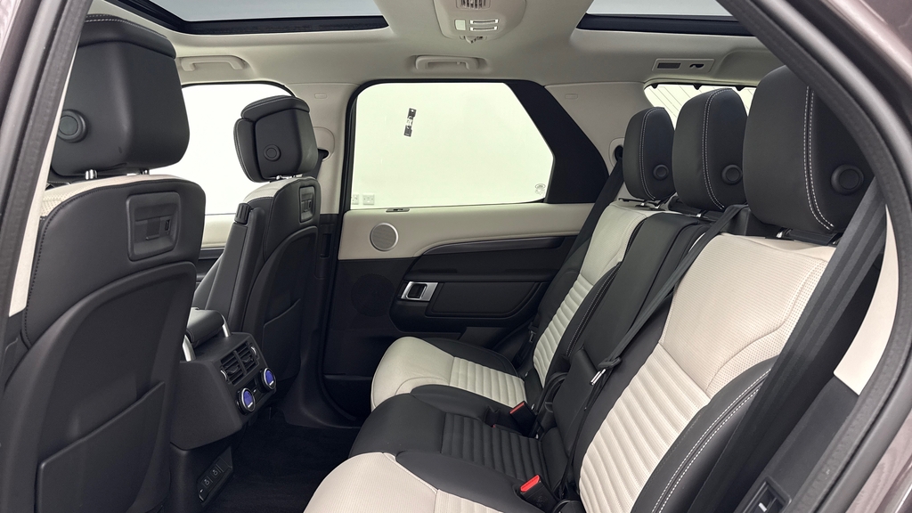 Land Rover Discovery D350 Metropolitan Edition Charente Grey Grey #4