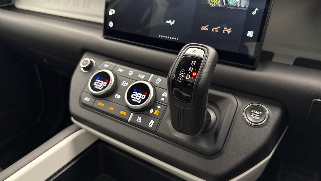 Land Rover Defender 110 3.0 D250 X-dynamic Se 110 Black #13