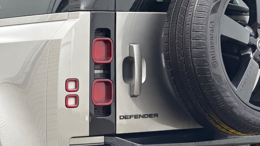 Land Rover Defender 110 3.0 D250 X-dynamic Se 110 Black #19