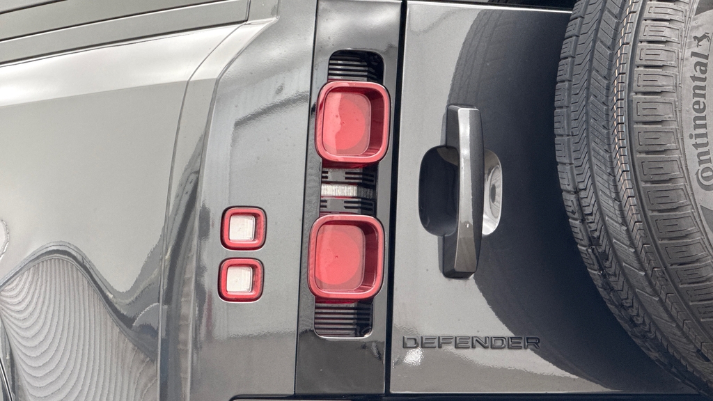 Land Rover Defender 110 P300e X-dynamic Hse Carpathian Grey Grey #19