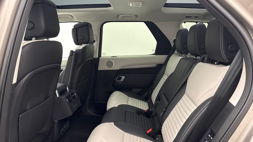 Land Rover Discovery D350 Dynamic Hse Lantau Bronze Brown #4