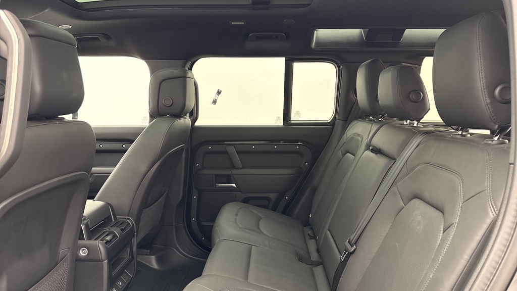 Land Rover Defender 110 P300e X-dynamic Hse Santorini Black Black #4