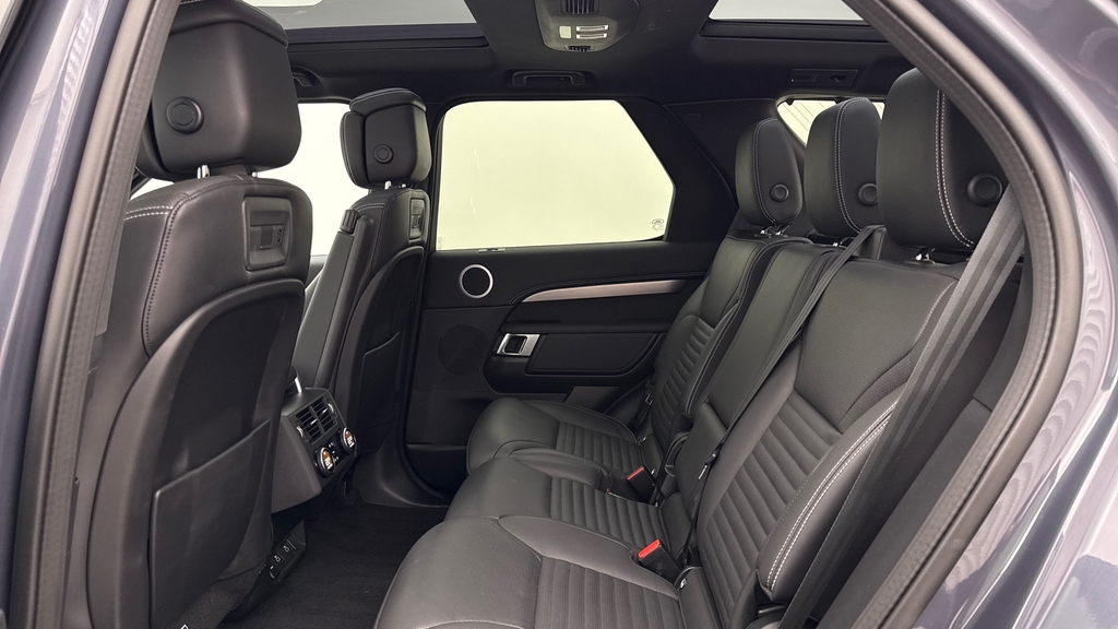 Land Rover Discovery 3.0 D350 Dynamic Hse Black #4