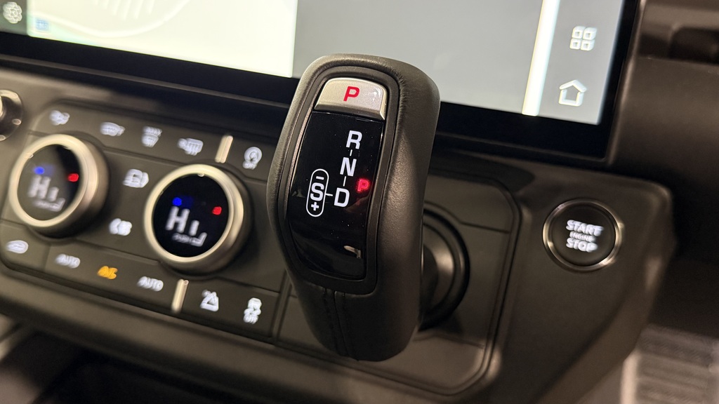 Land Rover Defender 110 3.0 D350 X-dynamic Hse White #13