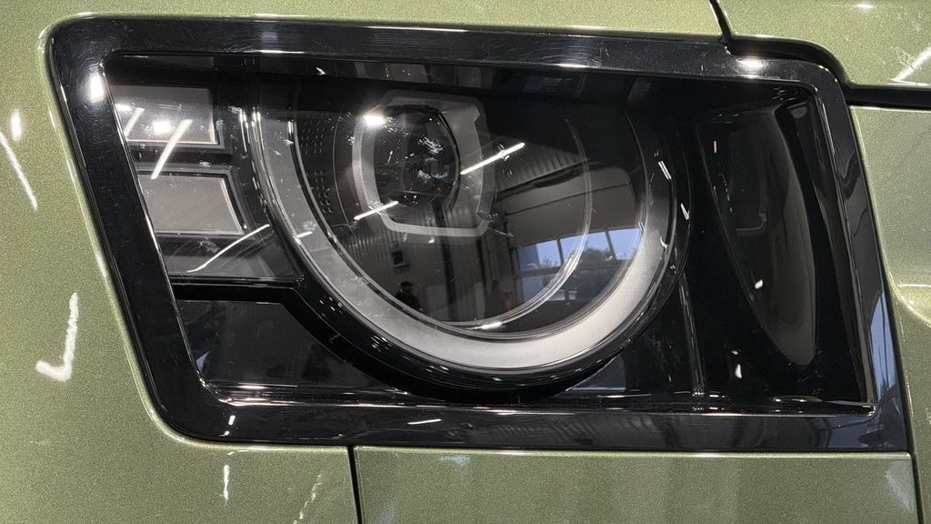 Land Rover Defender 110 3.0 D350 X-dynamic Hse White #17